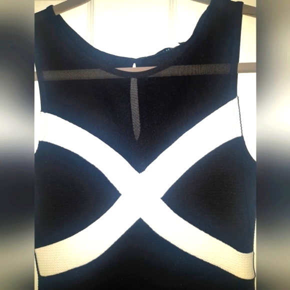 (M)🖤⭐️ Revamped Asymmetrical Bodycon Dress🖤⭐️ Ptp 14"×L40.5" - Picture 3 of 10